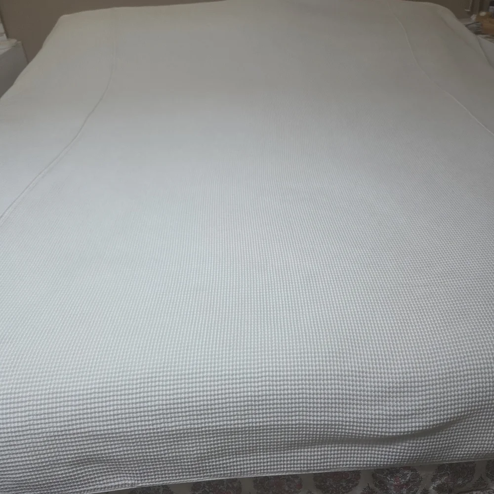 Vintage/Discontinued Matouk King Coverlet 86×89 Actual Off White Waffle Weave
